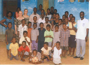 Children in 2004, with David on the right side